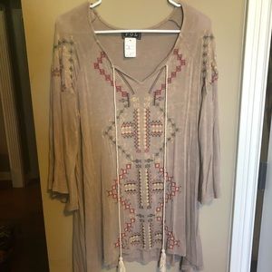 3/4 sleeve tan tunic.